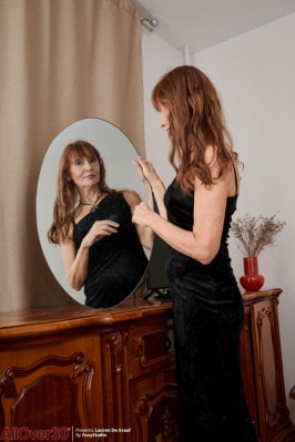 Lauren De Graaf  from ALLOVER30