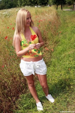 Mellie  from CLUBSWEETHEARTS