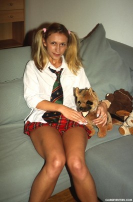 Laura C  from CLUBSWEETHEARTS