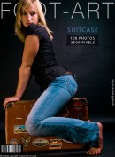 Donna in Suitcase gallery from FOOT-ART