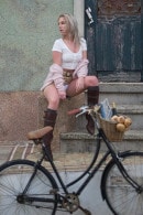 Aston Wilde in Bicicleta gallery from GIRLFOLIO