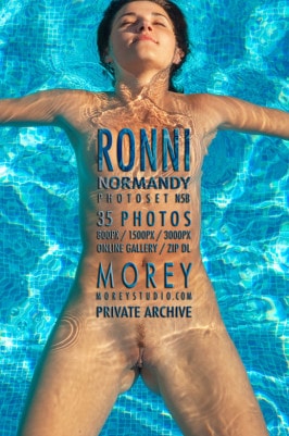 Ronni  from MOREYSTUDIOS2
