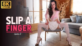 Laura  from UPSKIRTJERK