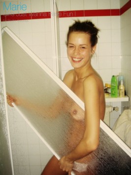 Marie  from VIRTUALREALITYCHANNEL