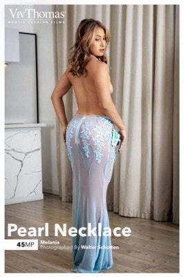 Melania  from VIVTHOMAS