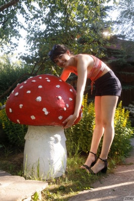 Bessi Niurba  from ZISHY