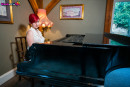 Olivia Kinks in Pervy Pianist gallery from WANKITNOWVR - #2