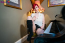 Olivia Kinks in Pervy Pianist gallery from WANKITNOWVR - #5