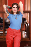 Pearl Sage In Blue Shirt And Red Jeans gallery from ATKHAIRY by GB Photography - #8