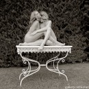 Janette-et-ornella in On The Table gallery from GALLERY-CARRE by Didier Carre - #2