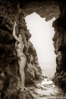 Jade in On The Rocks gallery from GALLERY-CARRE by Didier Carre - #5