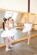 Keira & Valerie Fox & Vinna Reed in Naughty Ballerina Plan gallery from CLUBSEVENTEEN - #7