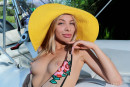 Eva Tali in Yellow Hat gallery from METART by Leonardo - #2