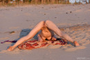 Lola Cherie in Beach Topping gallery from METART by Fabrice - #4