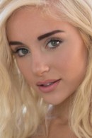 Naomi Woods nude from X-art and Penthouse at theNude.com
ICGID: NW-00NT