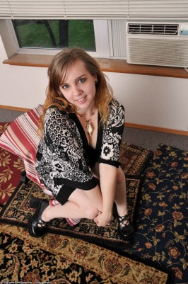 Zoe  from ATKARCHIVES