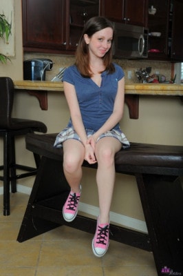 Ally Evans  from ATKGALLERIA
