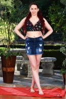 Kyra Rose Outdoor Skirt Stripping