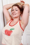 Apricot Pitts Is The Apple Of Your Eye