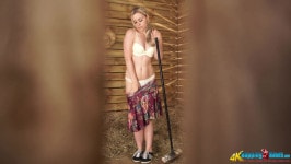 Anna Belle  from BOPPINGBABES