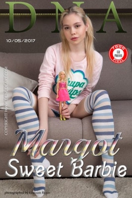 Margot  from DENUDEART
