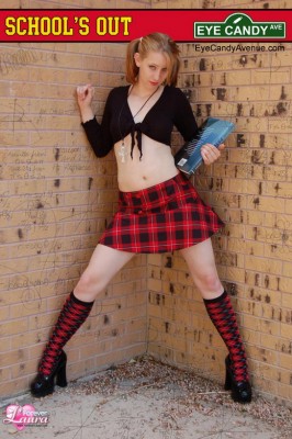 Laura  from EYECANDYAVENUE ARCHIVES