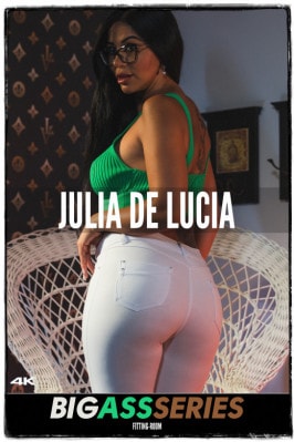 Julia De Lucia  from FITTING-ROOM