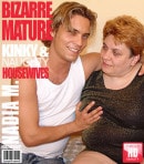 Pretty Boy Fucks His BBW Big Pussy Stepmom