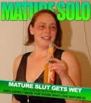 BBW Robine Masturbates In A Hottub!