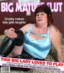 Kinky Red Head Gaby Loves To Penetrate Her Pussy With A Big Dildo video from MATURE.NL