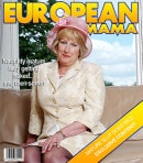 Classy Mature Hottie Pleasures Herself!