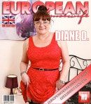 Sexy Housewife Fingers Herself With Her Big Ass And Tits