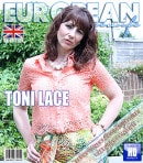 Toni Lace in Milf Loves To Play With Her Wet Pussy Outside video from MATURE.NL