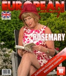 Hot British Housewife Masturbating In Her Garden!