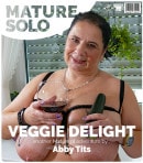 Abby Tits in Mature Solo Veggie Delight video from MATURE.NL