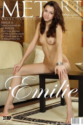 Emilie a nude