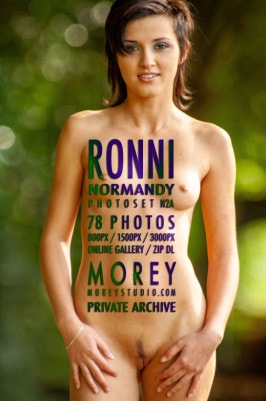 Ronni  from MOREYSTUDIOS2