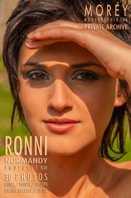 Ronni  from MOREYSTUDIOS2