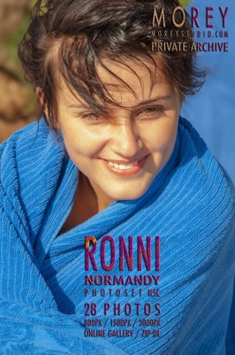 Ronni  from MOREYSTUDIOS2