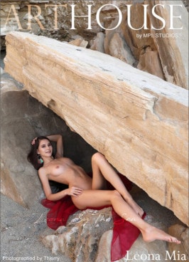 Leona Mia  from MPLSTUDIOS