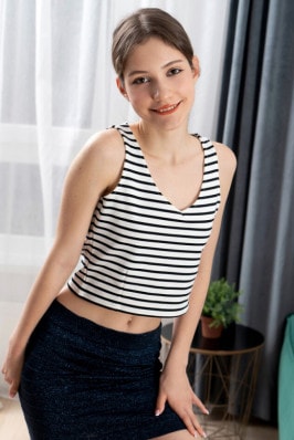 Hareniks  from NUBILES