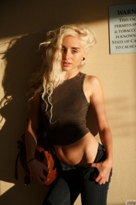 Naomi Woods  from ZISHY