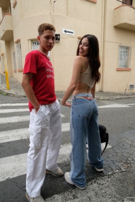 Julia Campos  from ZISHY