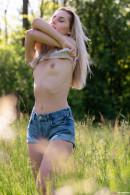 Dee Vine In The Field Getting Naked gallery from TEENDREAMS - #1