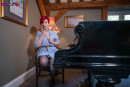 Olivia Kinks in Pianist Perfection gallery from WANKITNOWVR - #3