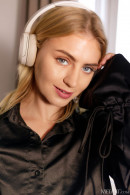 Presenting Georgia Brown gallery from METART by Julia Kalias - #9