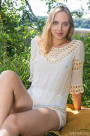 Oxana Chic in Summer Daze gallery from METART by Tora Ness - #8