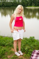 Tereza F in Tereza going for a little private picnic video from CLUBSWEETHEARTS - #9