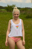 Anna Rey in Cute Fuck Doll Masturbating Outdoors gallery from CLUBSEVENTEEN - #13