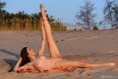 Lola Cherie in Beach Topping gallery from METART by Fabrice - #15